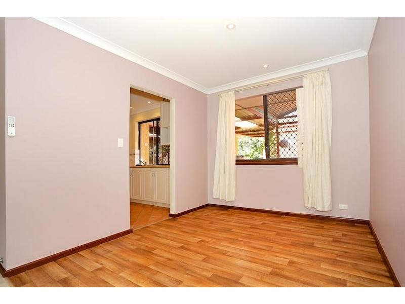 5 Aberdeen Close, Halls Head WA 6210