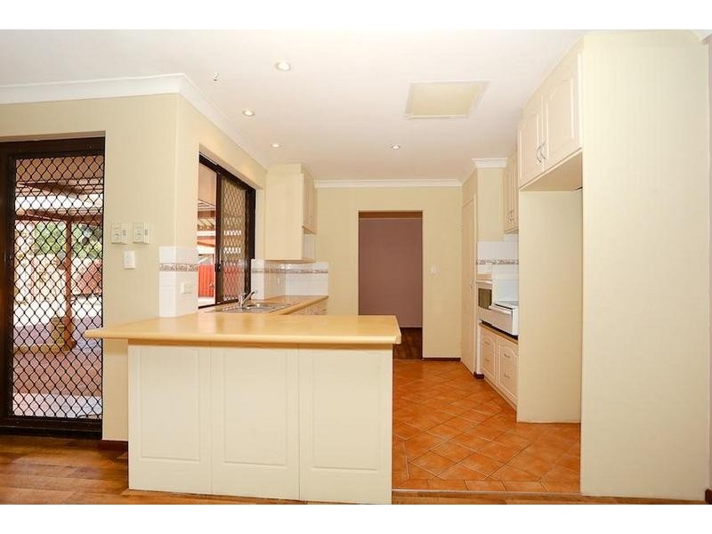 5 Aberdeen Close, Halls Head WA 6210