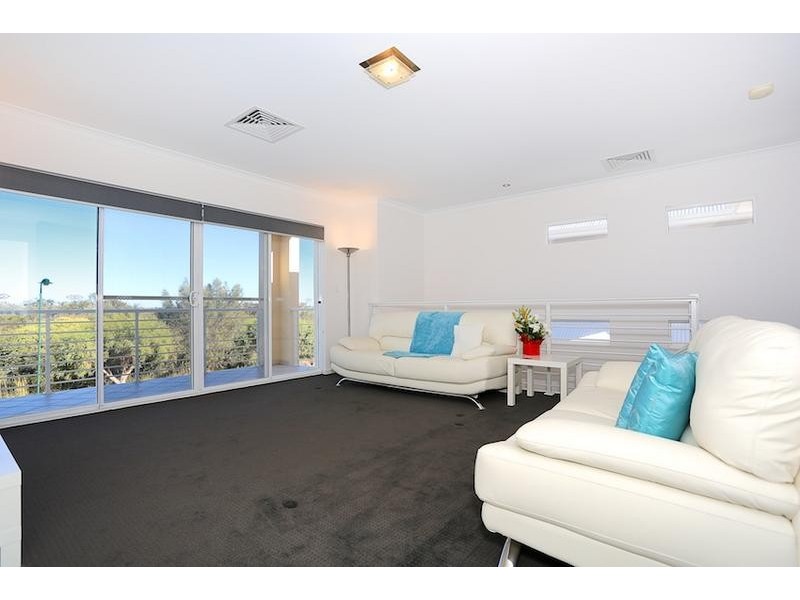 101 Darwin Terrace, Dudley Park WA 6210