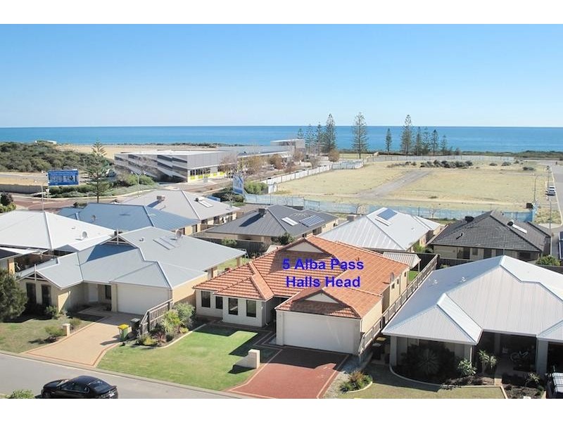 5 Alba Pass, Halls Head WA 6210