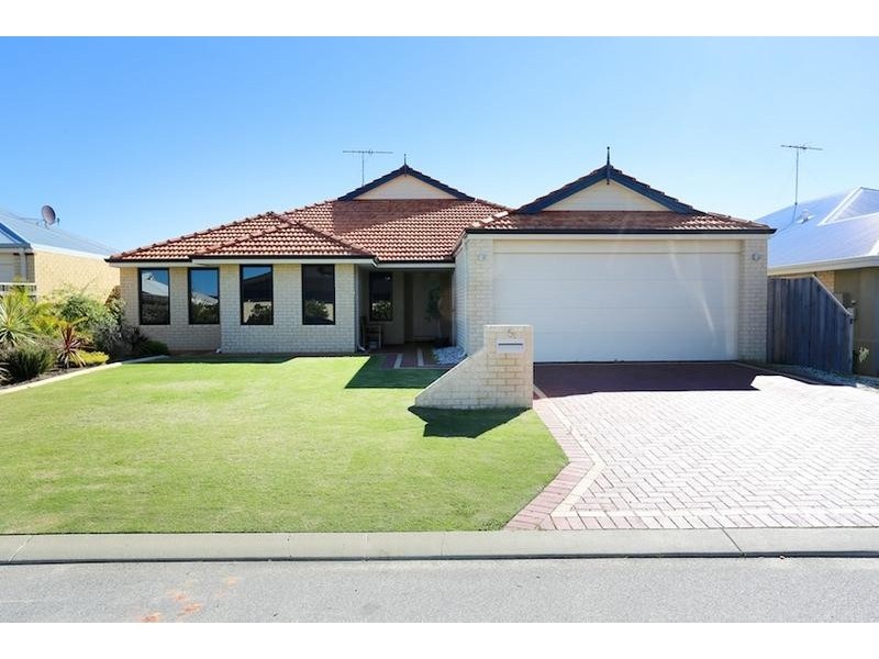 5 Alba Pass, Halls Head WA 6210