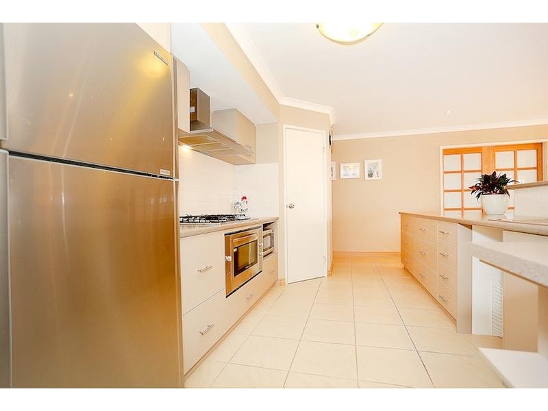 5 Alba Pass, Halls Head WA 6210