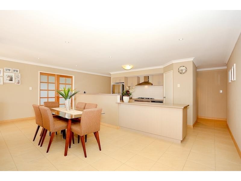 5 Alba Pass, Halls Head WA 6210