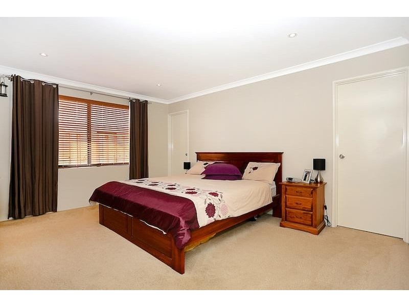 5 Alba Pass, Halls Head WA 6210