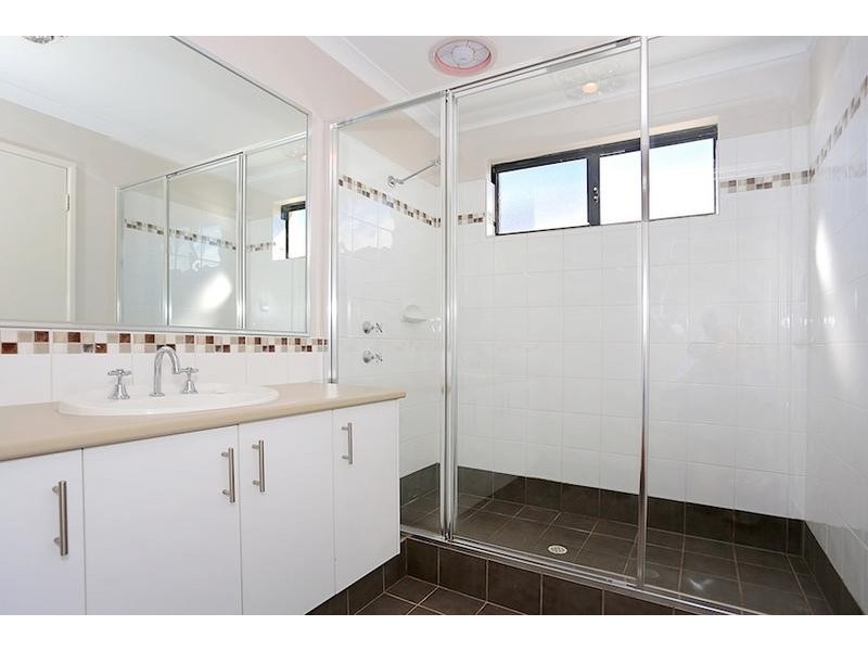 5 Alba Pass, Halls Head WA 6210