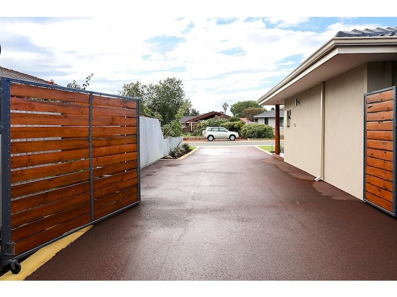 55 Glencoe Parade, Halls Head WA 6210