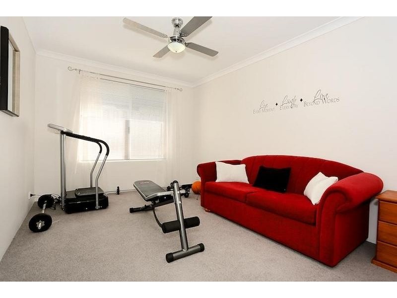 2 Riceflower Blvd, Halls Head WA 6210