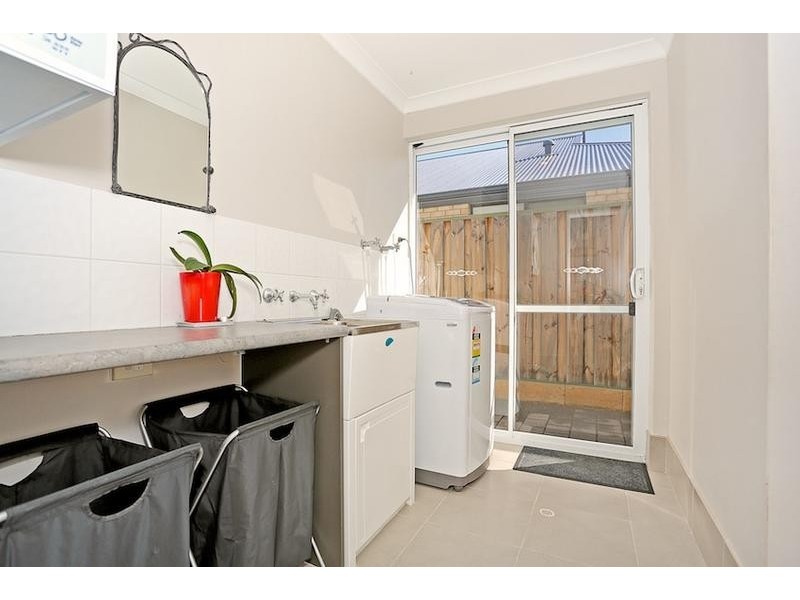 2 Riceflower Blvd, Halls Head WA 6210