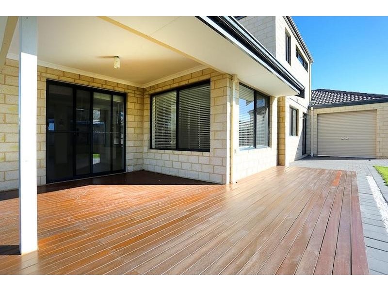 29 Bookleaf Loop, Halls Head WA 6210