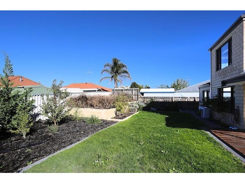 29 Bookleaf Loop, Halls Head WA 6210