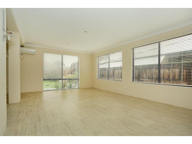 29 Bookleaf Loop, Halls Head WA 6210