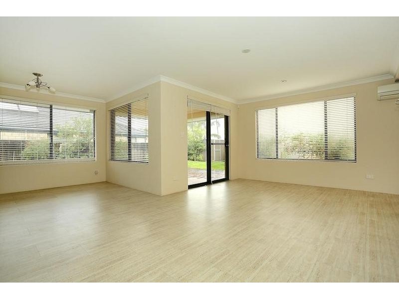 29 Bookleaf Loop, Halls Head WA 6210