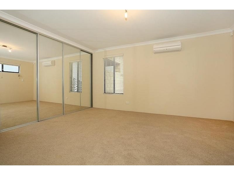 29 Bookleaf Loop, Halls Head WA 6210
