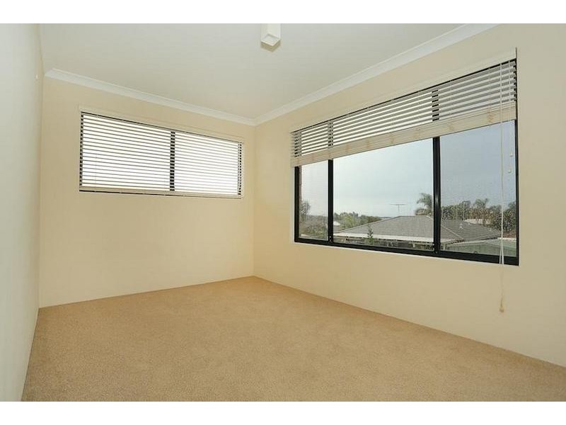 29 Bookleaf Loop, Halls Head WA 6210