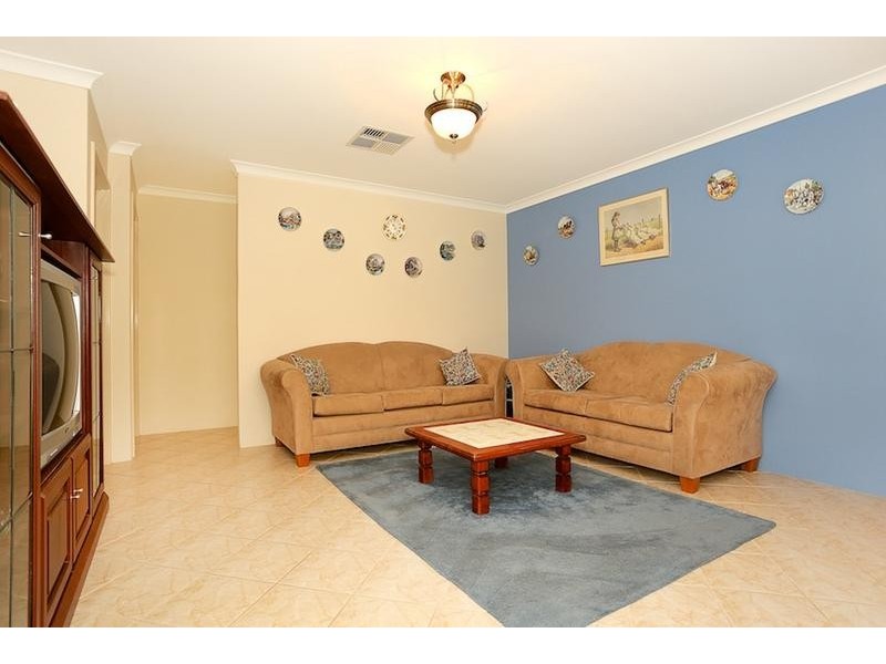 105 Leslie Street, Dudley Park WA 6210