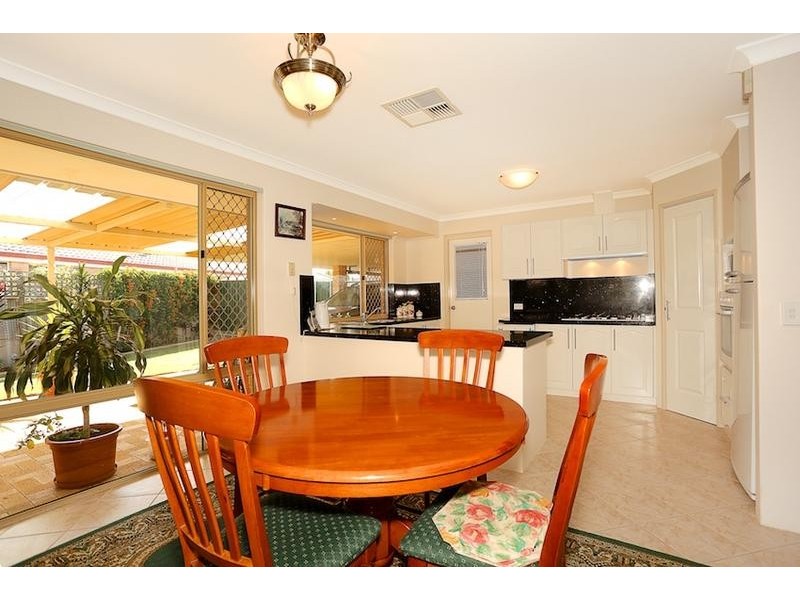 105 Leslie Street, Dudley Park WA 6210