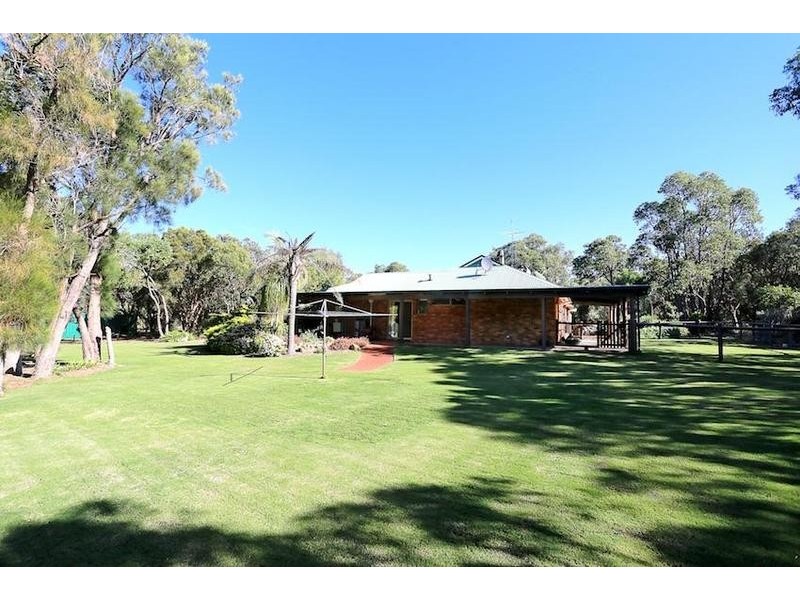 445 Mulga Drive East, Parklands WA 6180