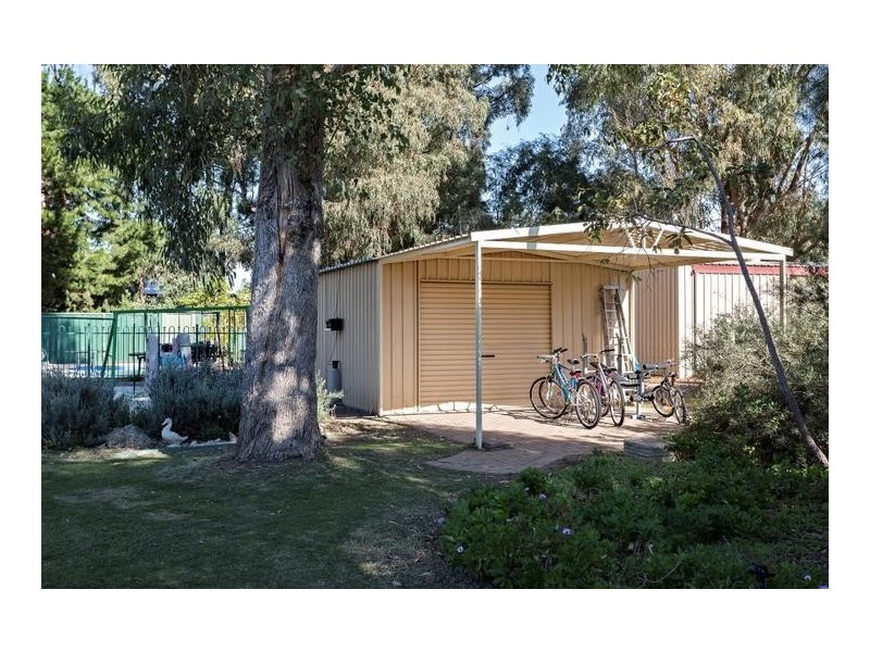 2 Korbel Close, Greenfields WA 6210