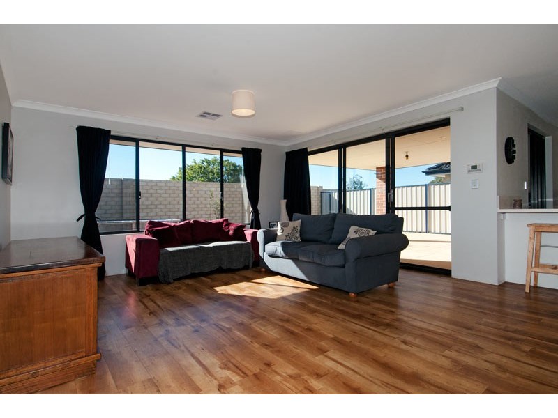 27 Bamburgh Turn, Meadow Springs WA 6210