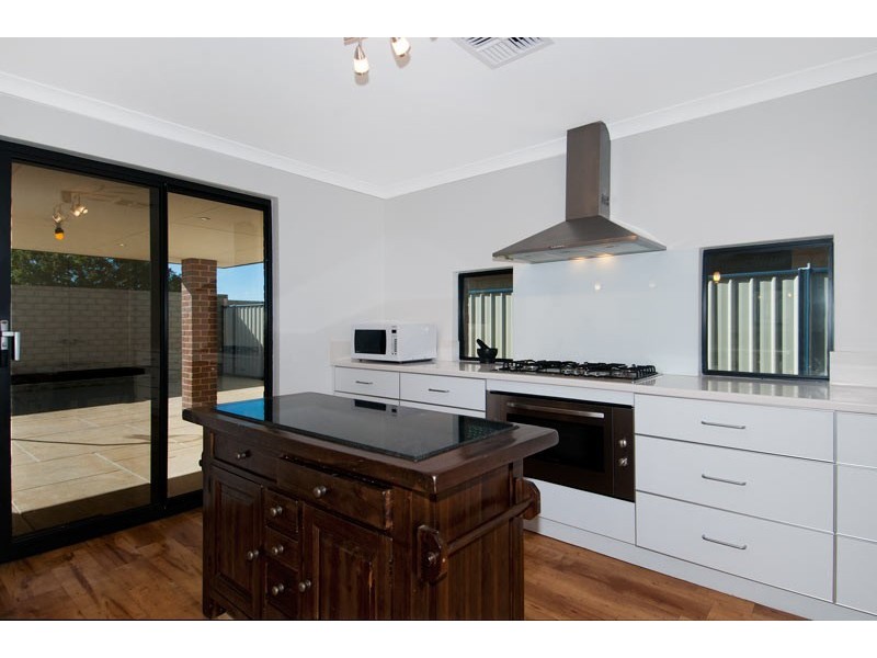 27 Bamburgh Turn, Meadow Springs WA 6210