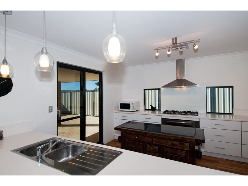 27 Bamburgh Turn, Meadow Springs WA 6210