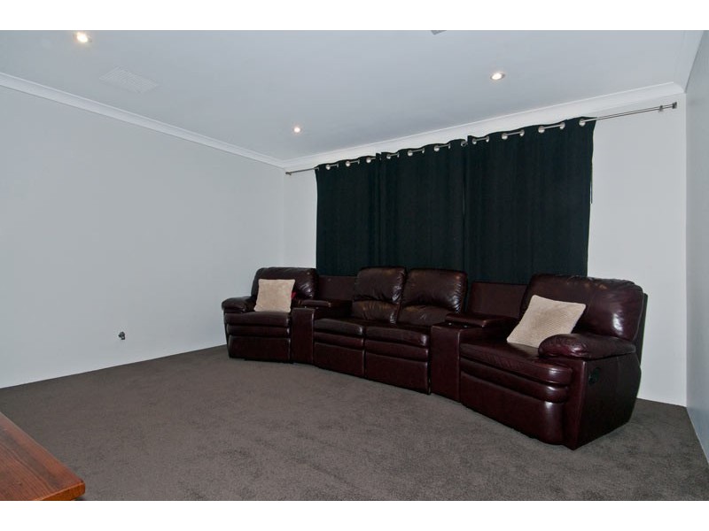 27 Bamburgh Turn, Meadow Springs WA 6210