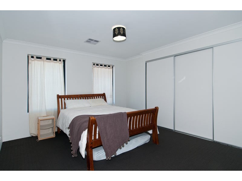 27 Bamburgh Turn, Meadow Springs WA 6210