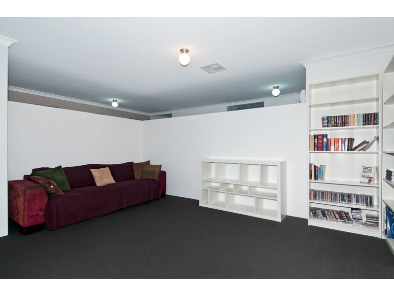 27 Bamburgh Turn, Meadow Springs WA 6210