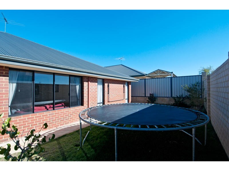 27 Bamburgh Turn, Meadow Springs WA 6210