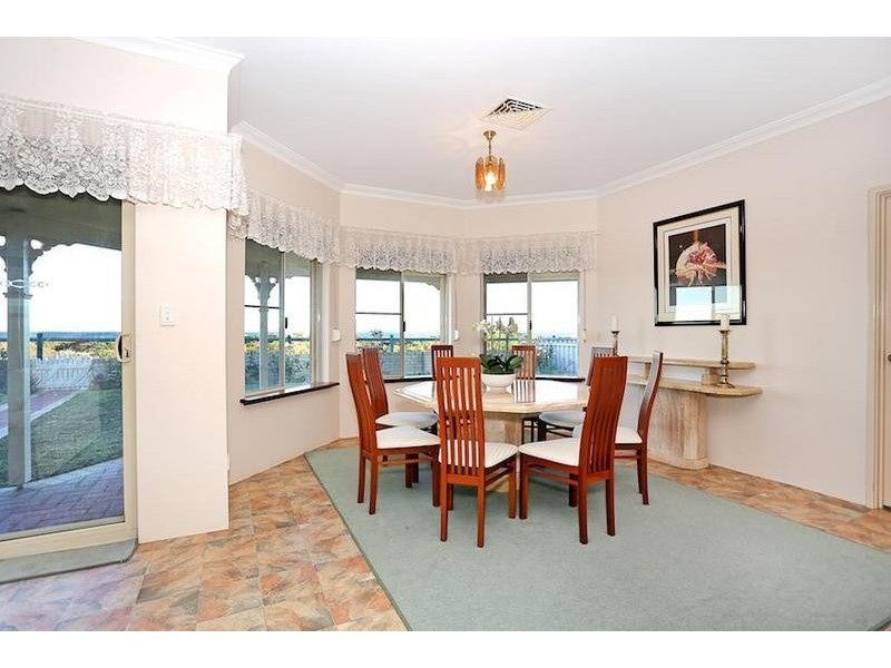 52 Ronsard Drive, San Remo WA 6210