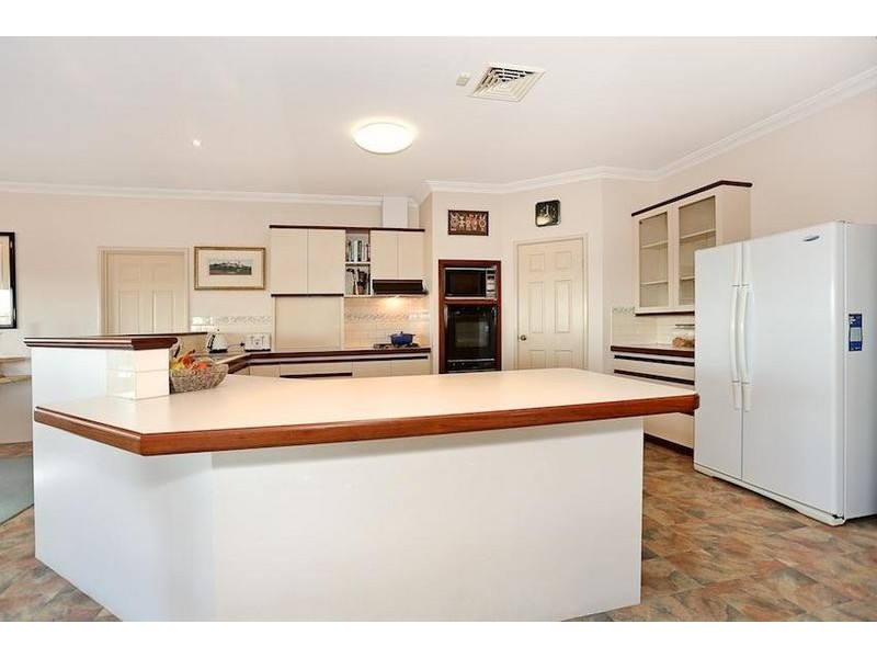 52 Ronsard Drive, San Remo WA 6210