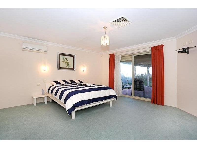 52 Ronsard Drive, San Remo WA 6210