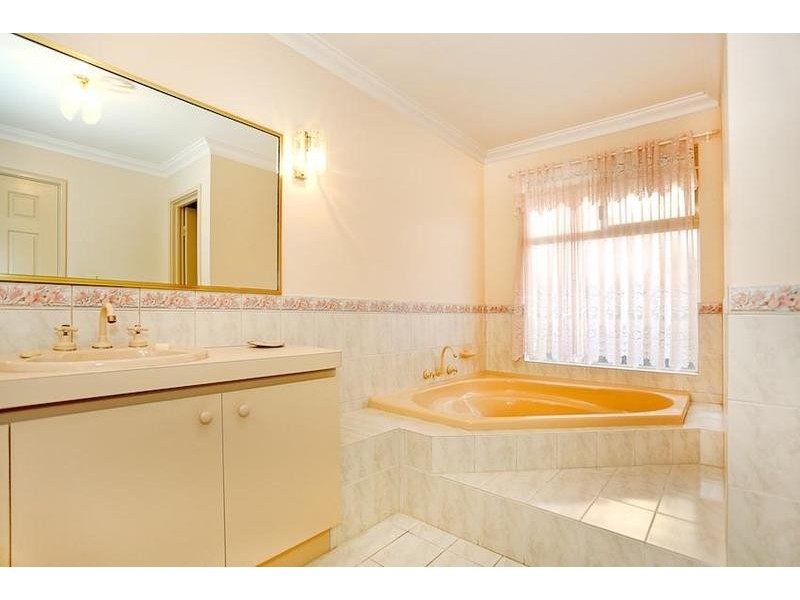 52 Ronsard Drive, San Remo WA 6210