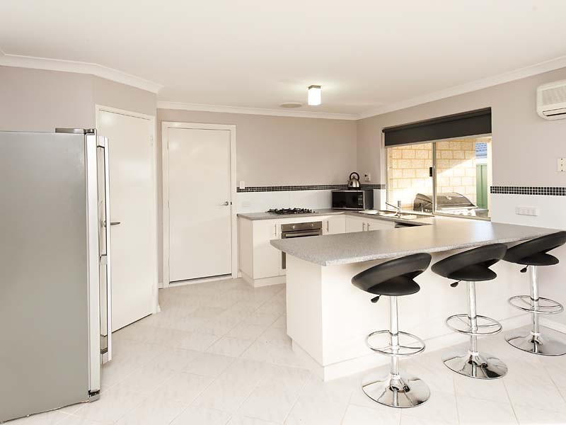 2 Sunset Circle, Pinjarra WA 6208