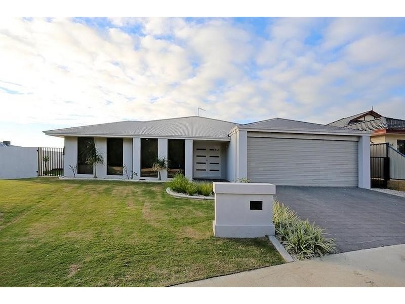 137 Pebble Beach Boulevard, Meadow Springs WA 6210