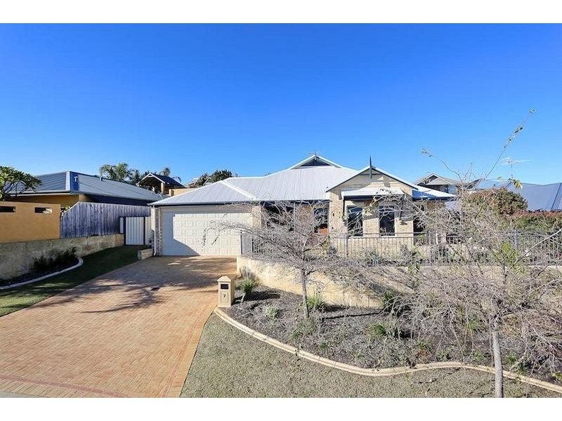 7 Zinnia Lane, Halls Head WA 6210