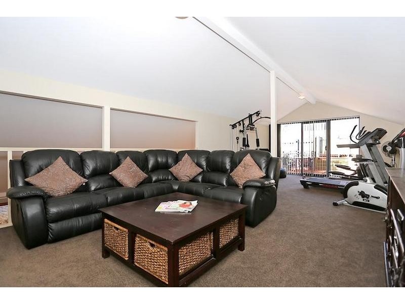 7 Zinnia Lane, Halls Head WA 6210