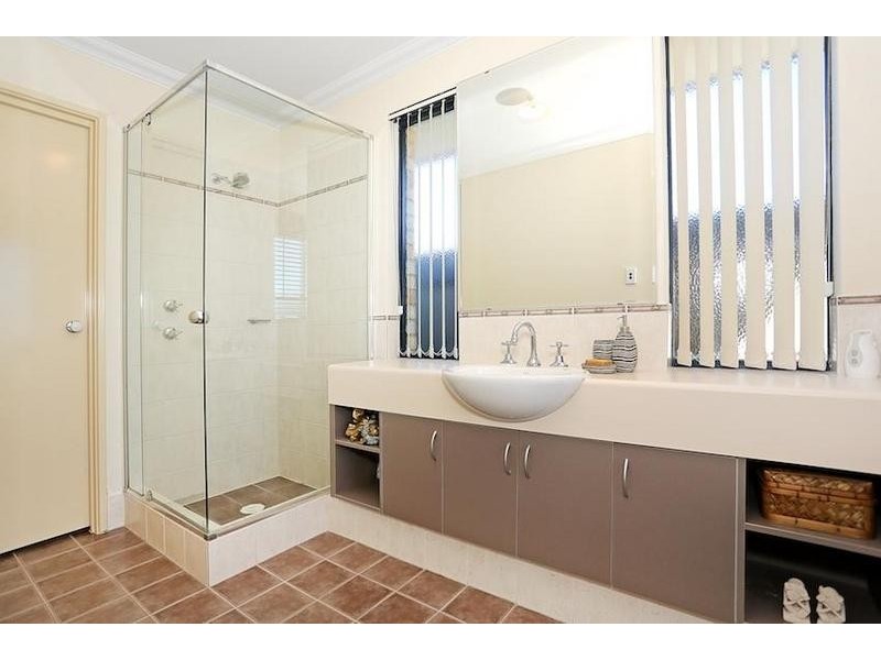7 Zinnia Lane, Halls Head WA 6210