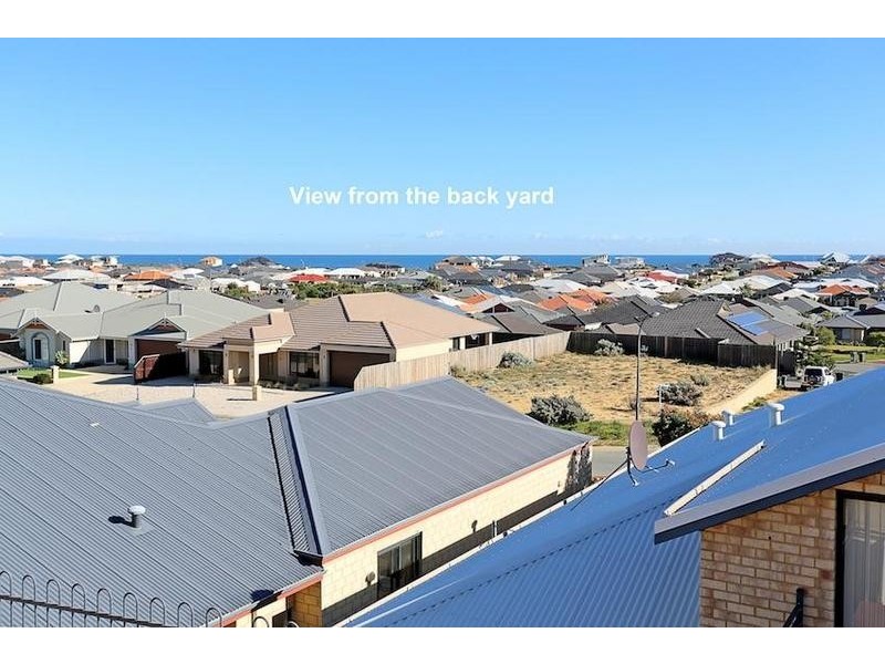 7 Zinnia Lane, Halls Head WA 6210