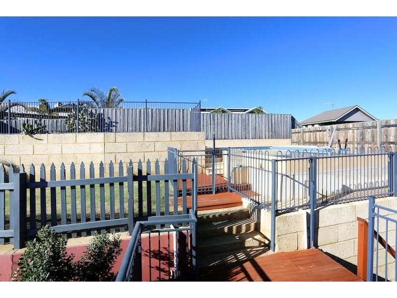 7 Zinnia Lane, Halls Head WA 6210