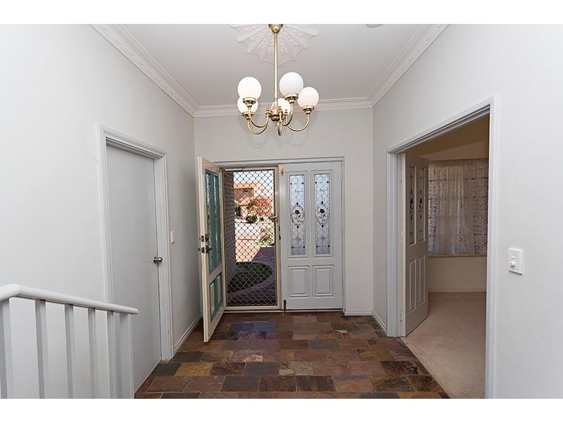 6 St Andrews Court, Halls Head WA 6210
