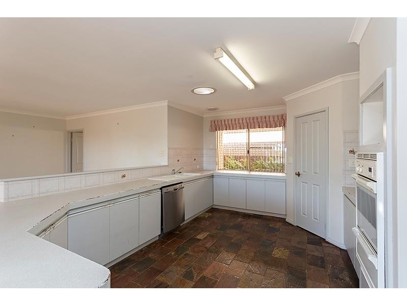 6 St Andrews Court, Halls Head WA 6210