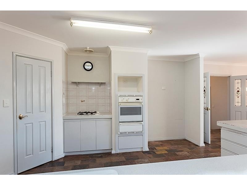 6 St Andrews Court, Halls Head WA 6210