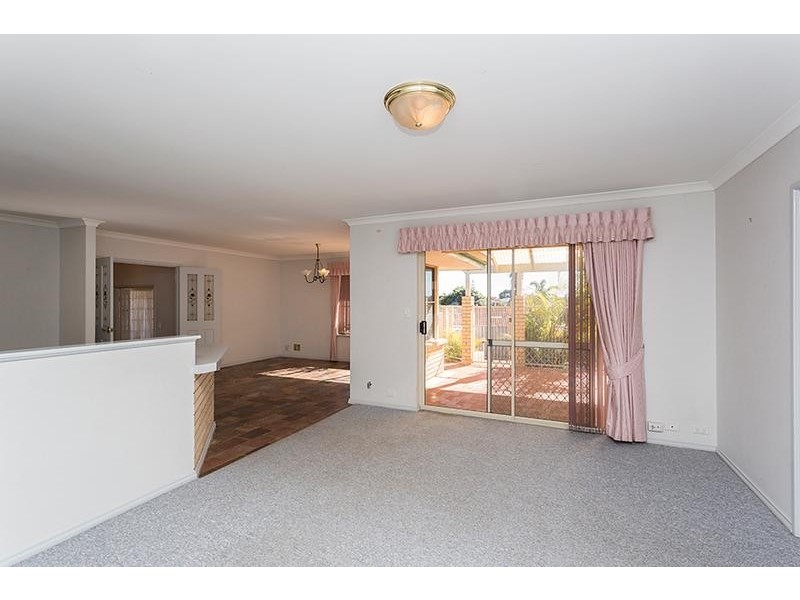 6 St Andrews Court, Halls Head WA 6210