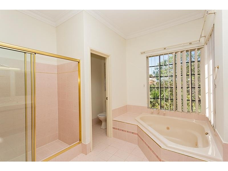 6 St Andrews Court, Halls Head WA 6210