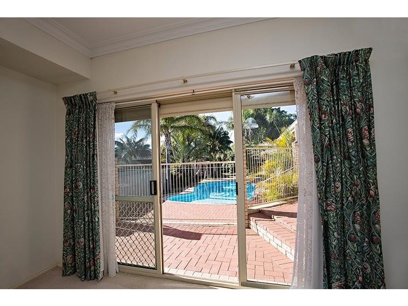 6 St Andrews Court, Halls Head WA 6210