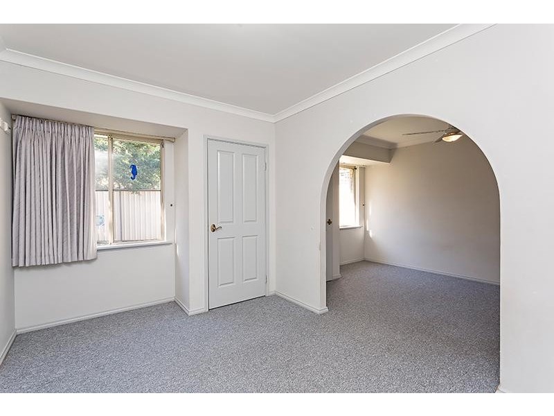 6 St Andrews Court, Halls Head WA 6210