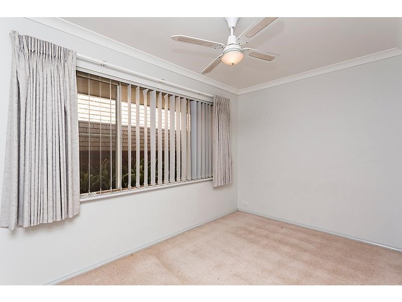 6 St Andrews Court, Halls Head WA 6210