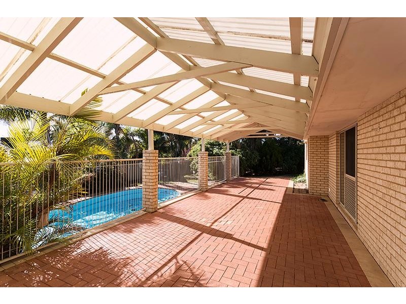 6 St Andrews Court, Halls Head WA 6210