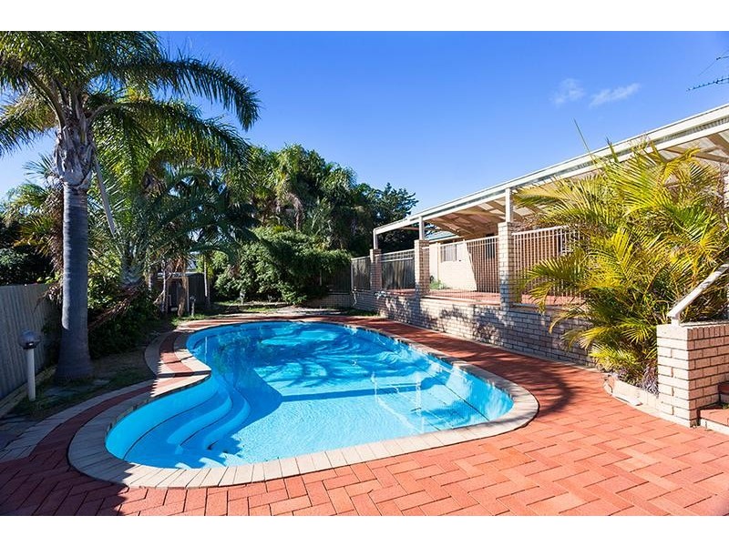 6 St Andrews Court, Halls Head WA 6210